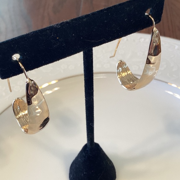 Earrings - Picture 2 of 9